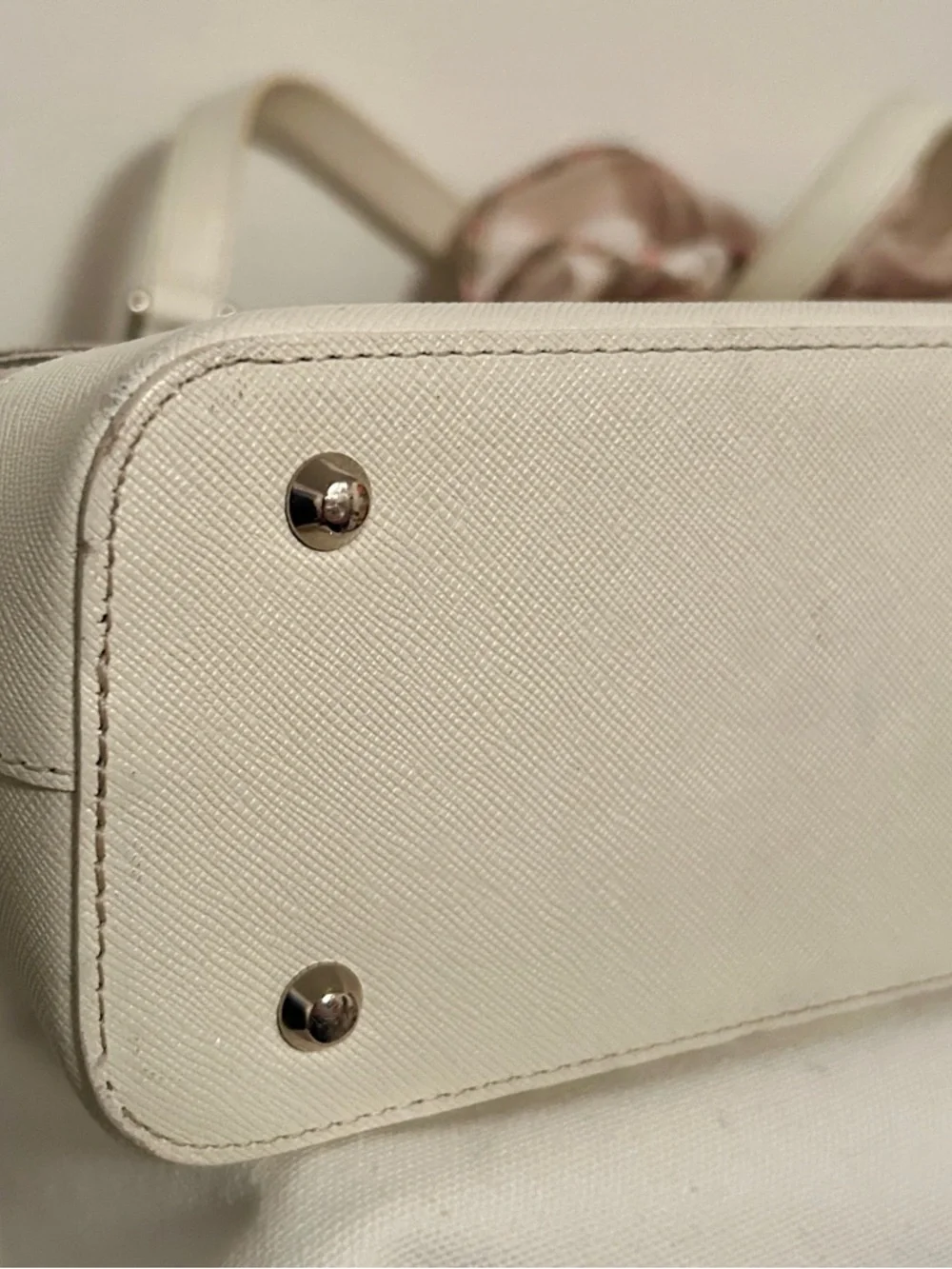 Burberry Nova Check Tote Bag with Vintage Authentic Burberry Scarf. - Picture 13 of 16